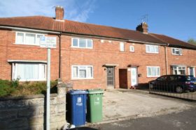 2 bedroom Flat to re...